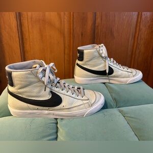 Custom Nike high tops, custom color design size, 10 hardly worn.